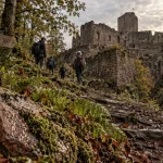 Château de Wangenbourg, donjon de 24 m, randonnée depuis le chemin forestier